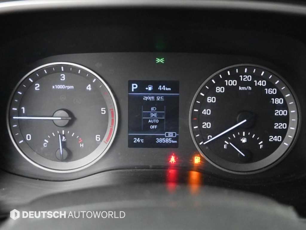 2019 Hyundai Tucson Diesel Gris - Miniatura 8