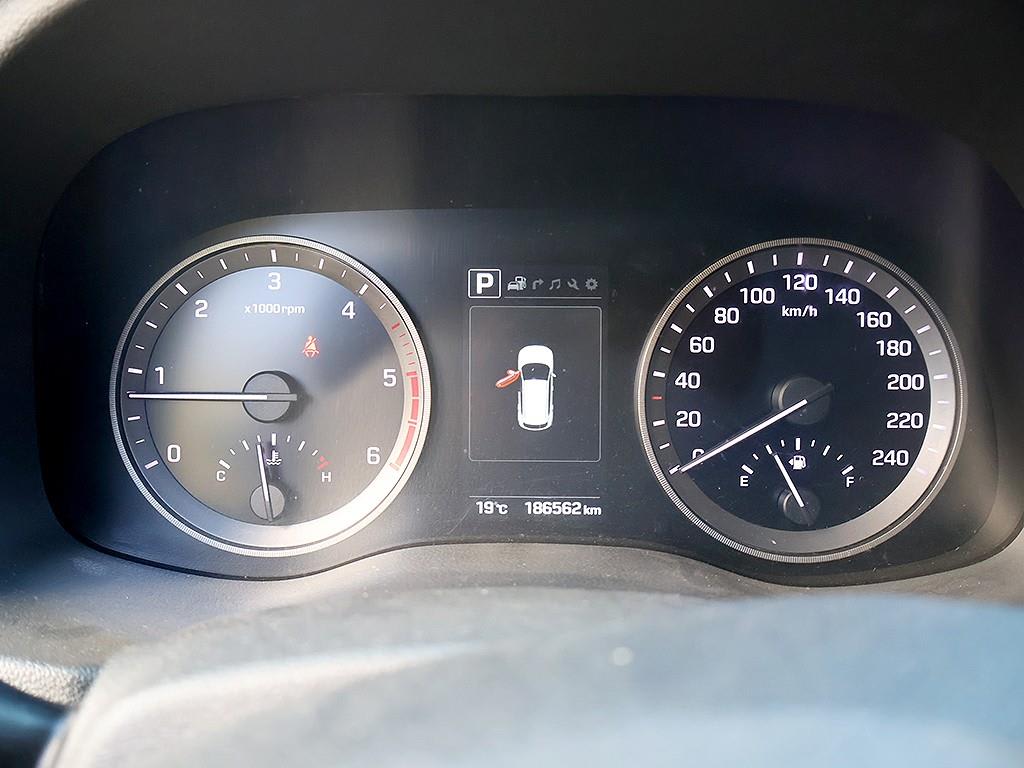 2016 Hyundai Tucson Diesel Gris - Miniatura 6