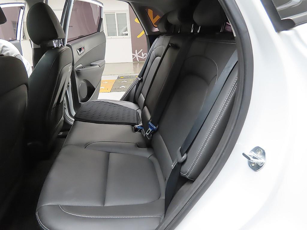 2018 Hyundai Kona 1.6 Blanco - Miniatura 9