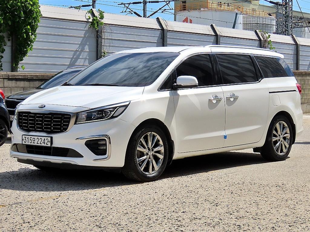 2020 Kia Carnival Gasoline Blanco - Miniatura 2