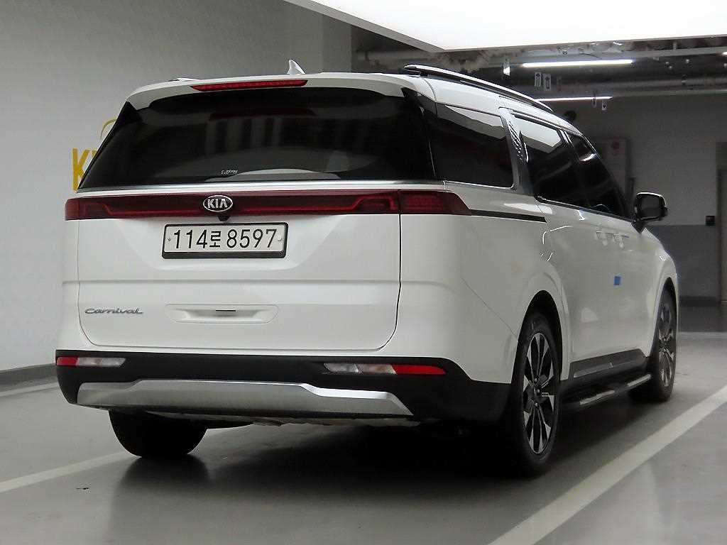 2021 Kia Carnival 4th - Miniatura 4