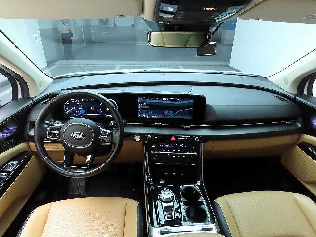 2021 Kia Carnival 4th - Miniatura 8