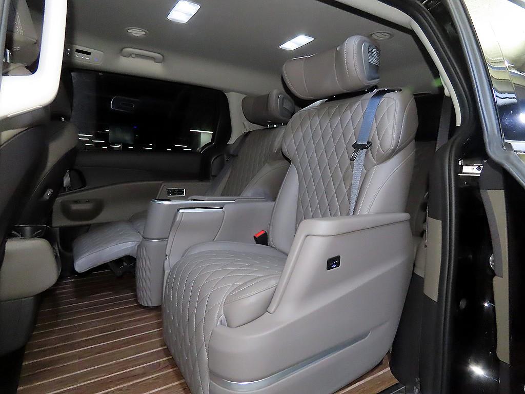 2025 Kia Carnival Hybrid Negro - Miniatura 7