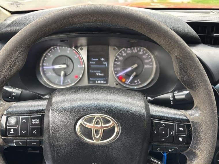 2021 Toyota HILUX Dcab - Miniatura 10