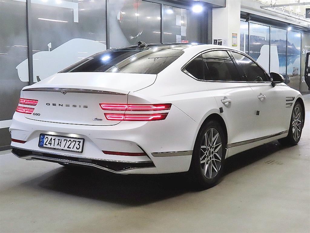 2025 Genesis G80 (RG3) Blanco - Miniatura 4