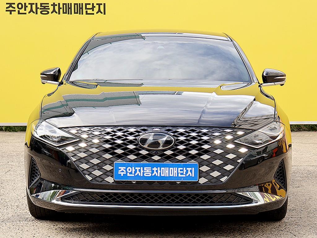 2022 Hyundai Grandeur IG Negro - Imagen 1