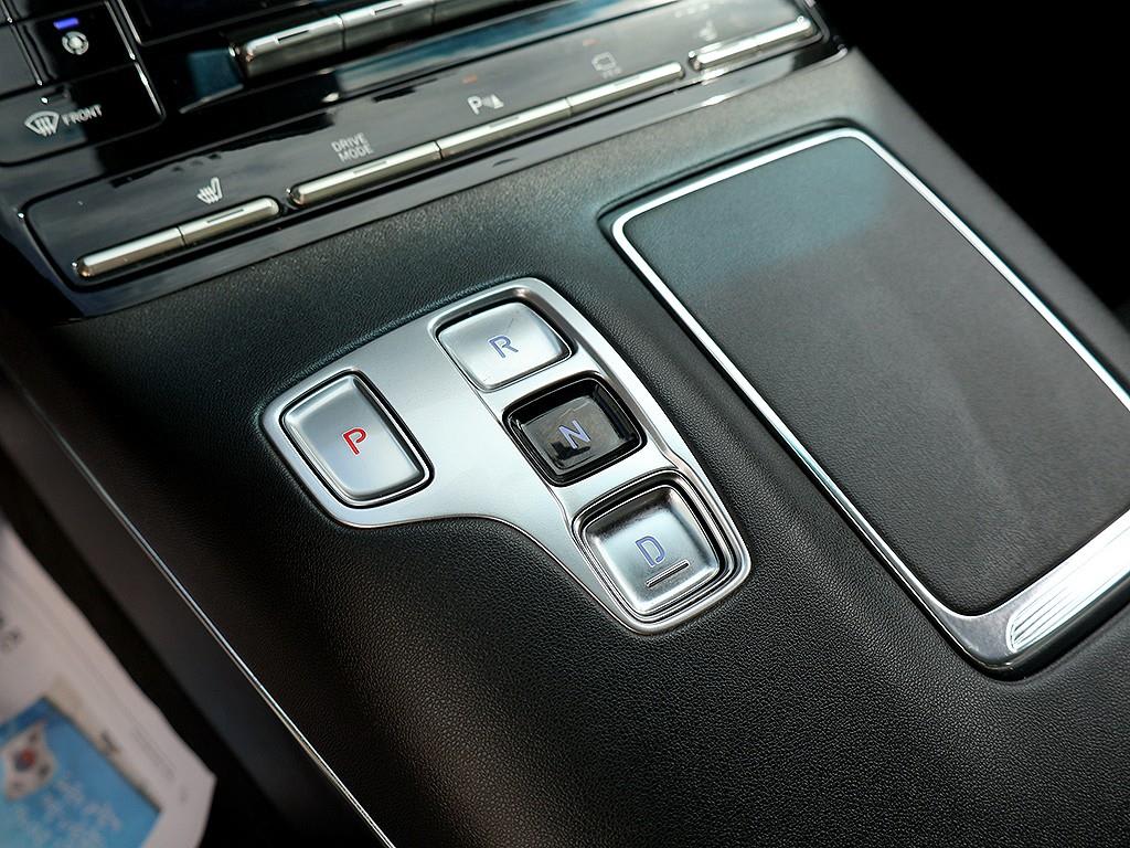 2022 Hyundai Grandeur IG Negro - Miniatura 7