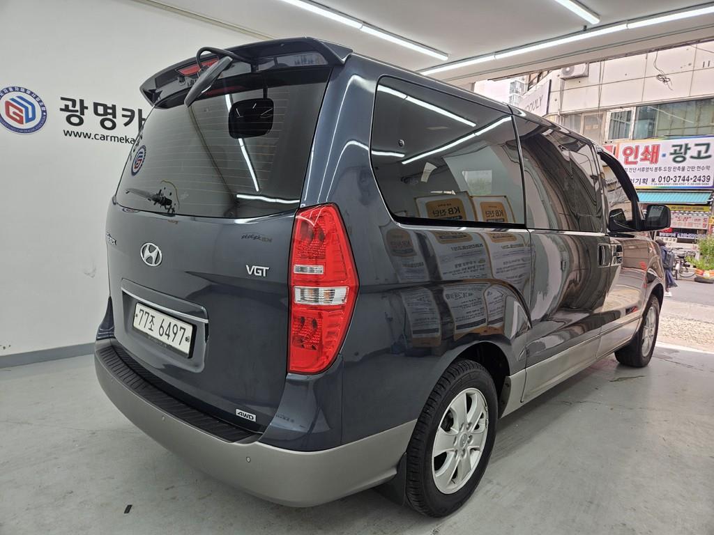 2019 Hyundai Starex 4WD - Miniatura 4