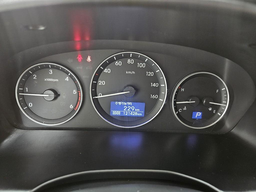 2019 Hyundai Starex 4WD - Miniatura 8
