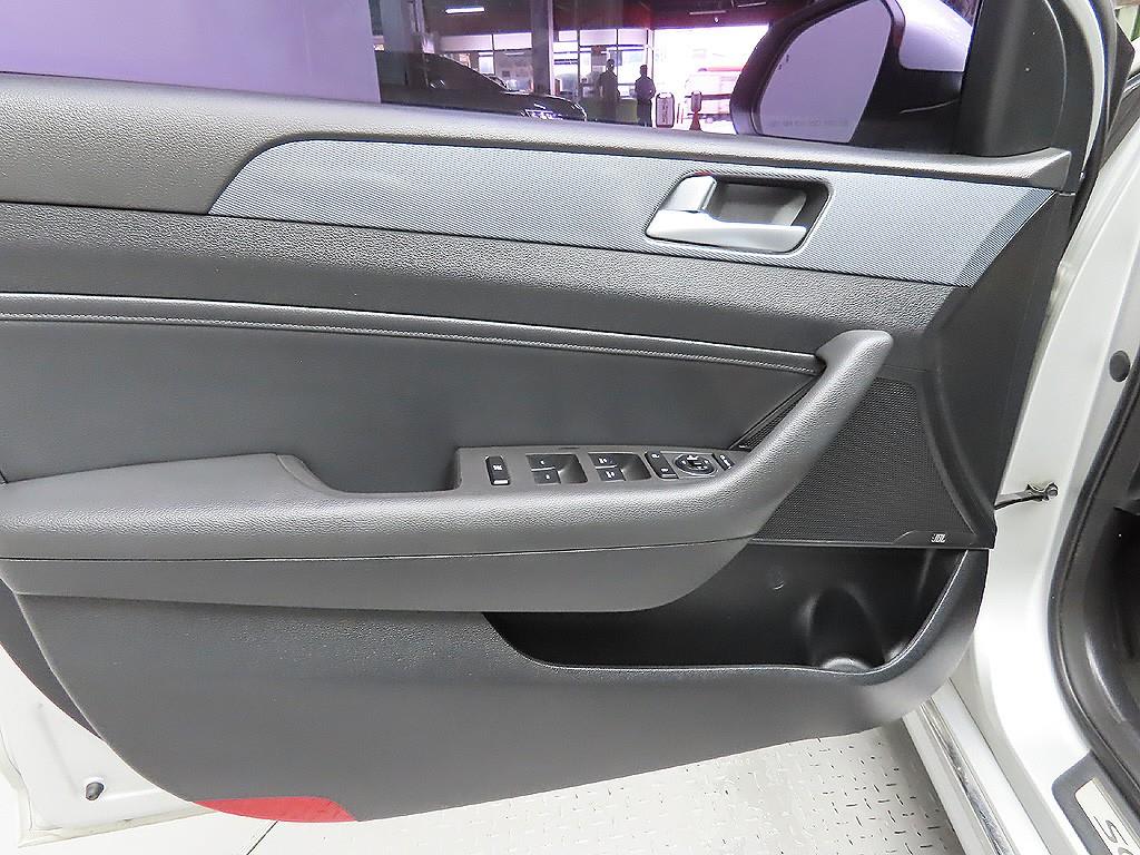 2015 Hyundai Sonata Hybrid Gris - Miniatura 9