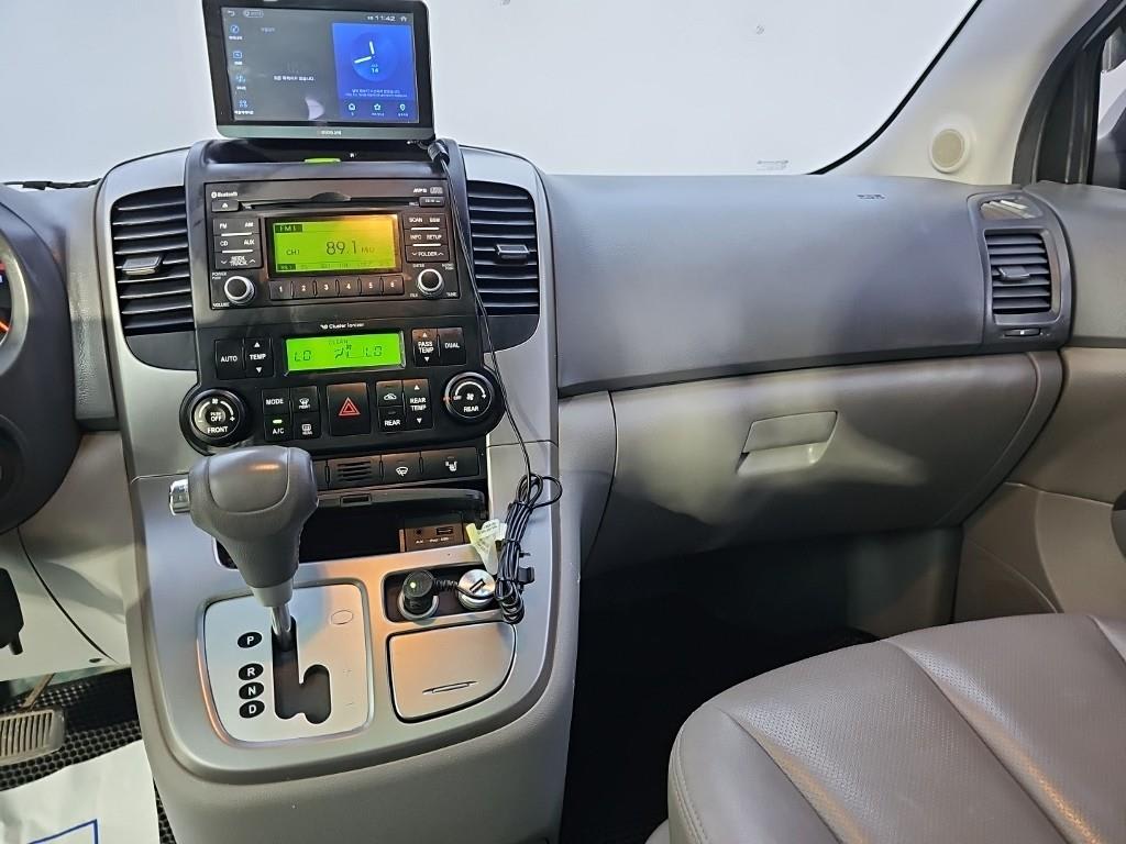 2013 KIA Carnival Ref 426527 Diesel Plata - Miniatura 10