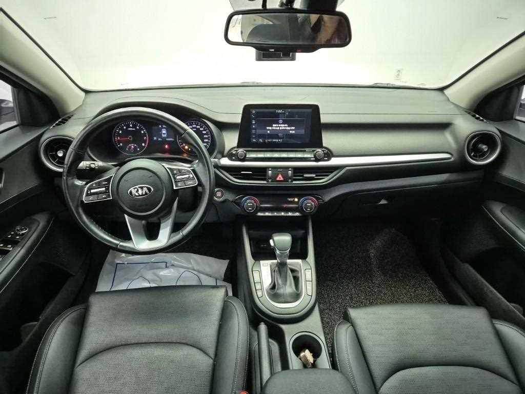 2019 Kia K3 1.6 Blanco - Miniatura 7