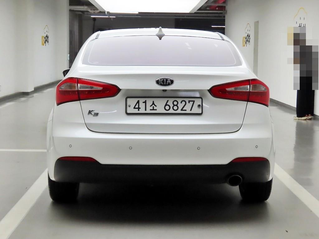2015 Kia K3 1.6 Blanco - Miniatura 3
