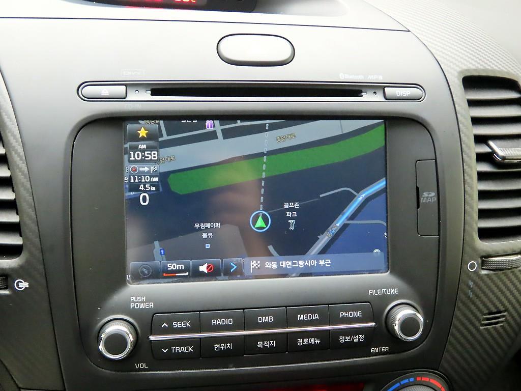 2015 Kia K3 1.6 Blanco - Miniatura 9
