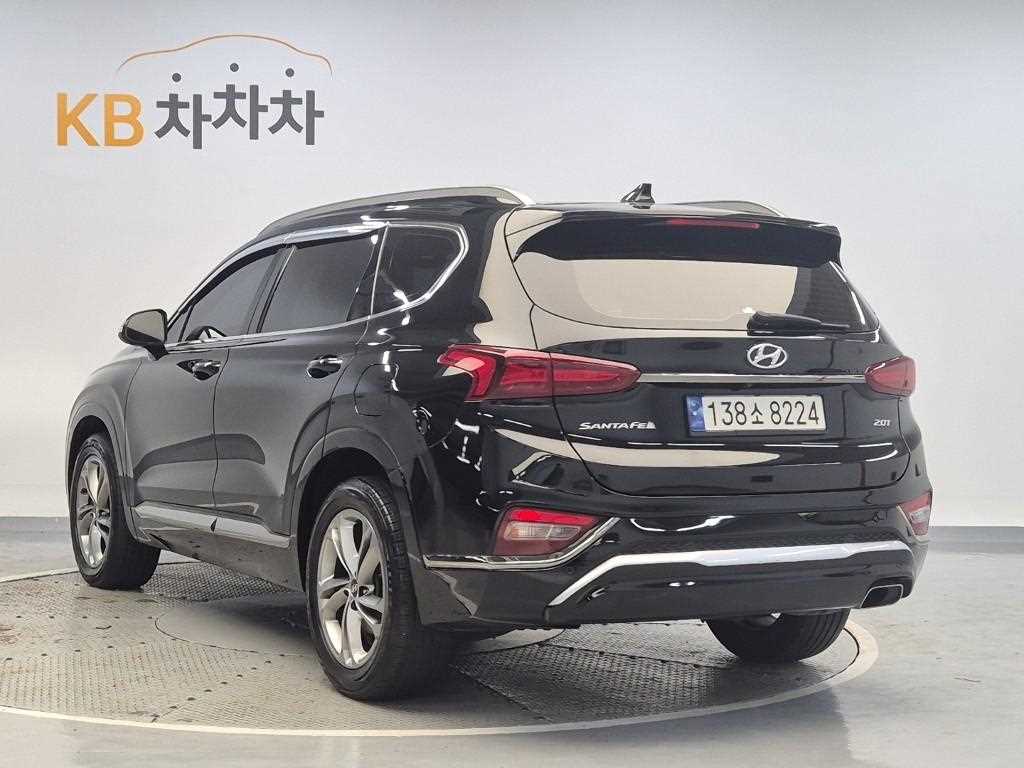 2019 Hyundai Santa Fe TM Negro - Miniatura 2