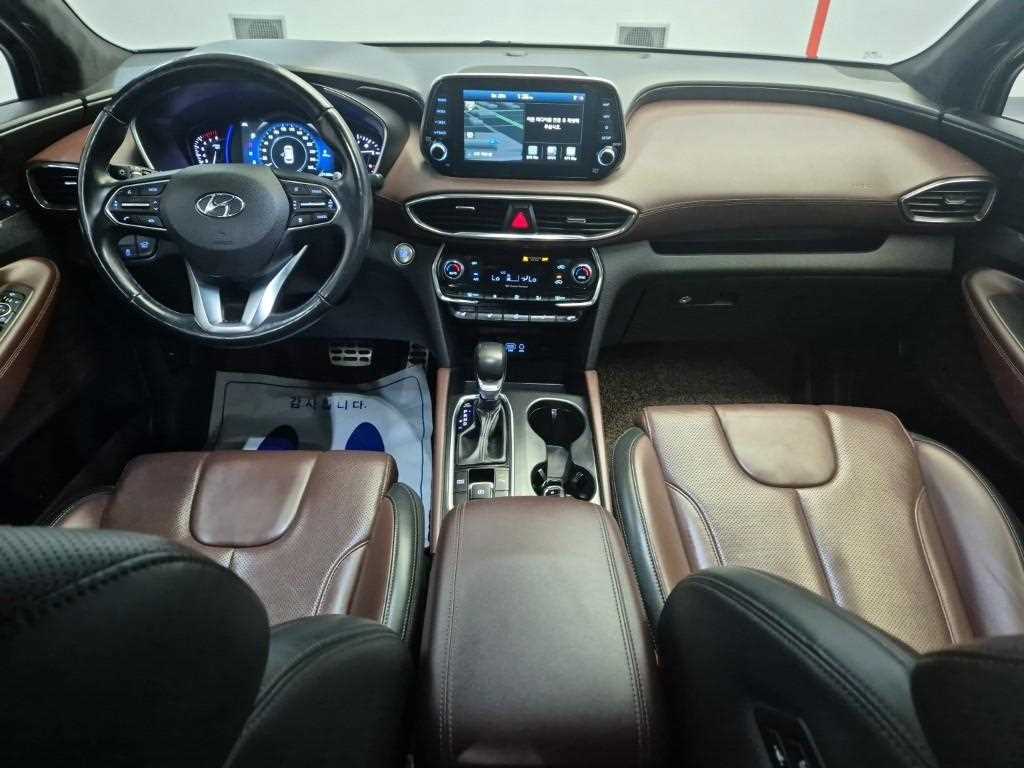 2019 Hyundai Santa Fe TM Negro - Miniatura 7