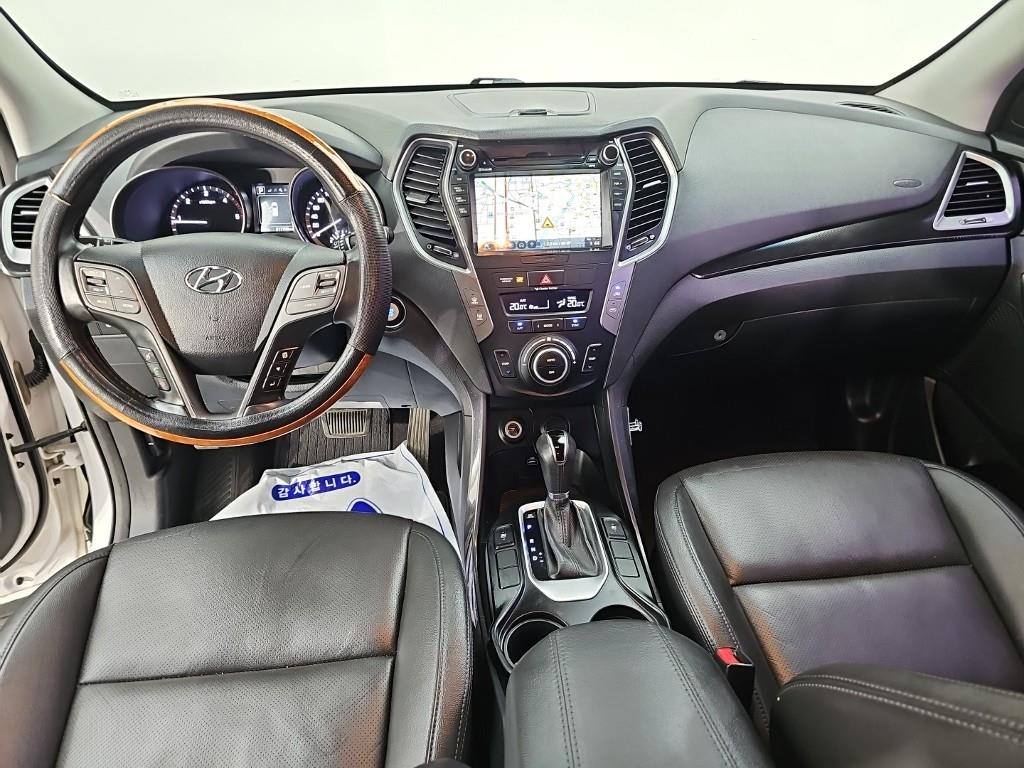 2017 Hyundai Santa Fe The Blanco - Miniatura 5