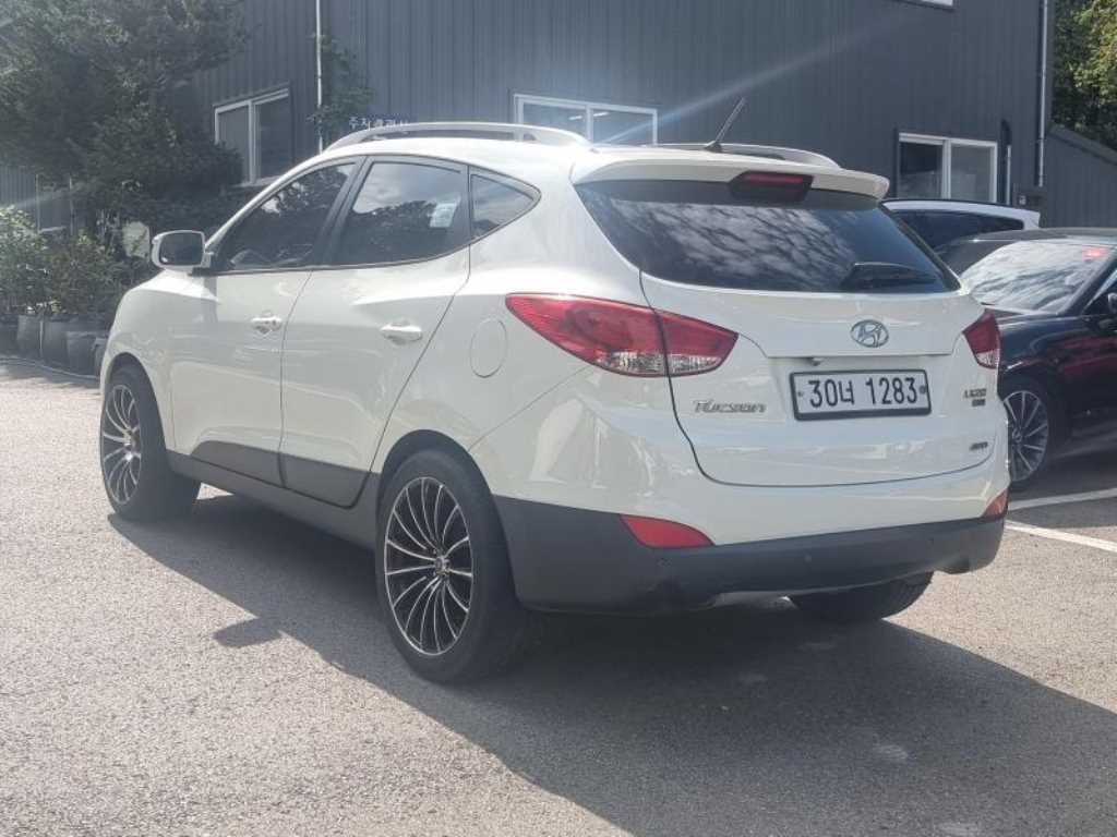 2011 Hyundai Tucson ix - Miniatura 2