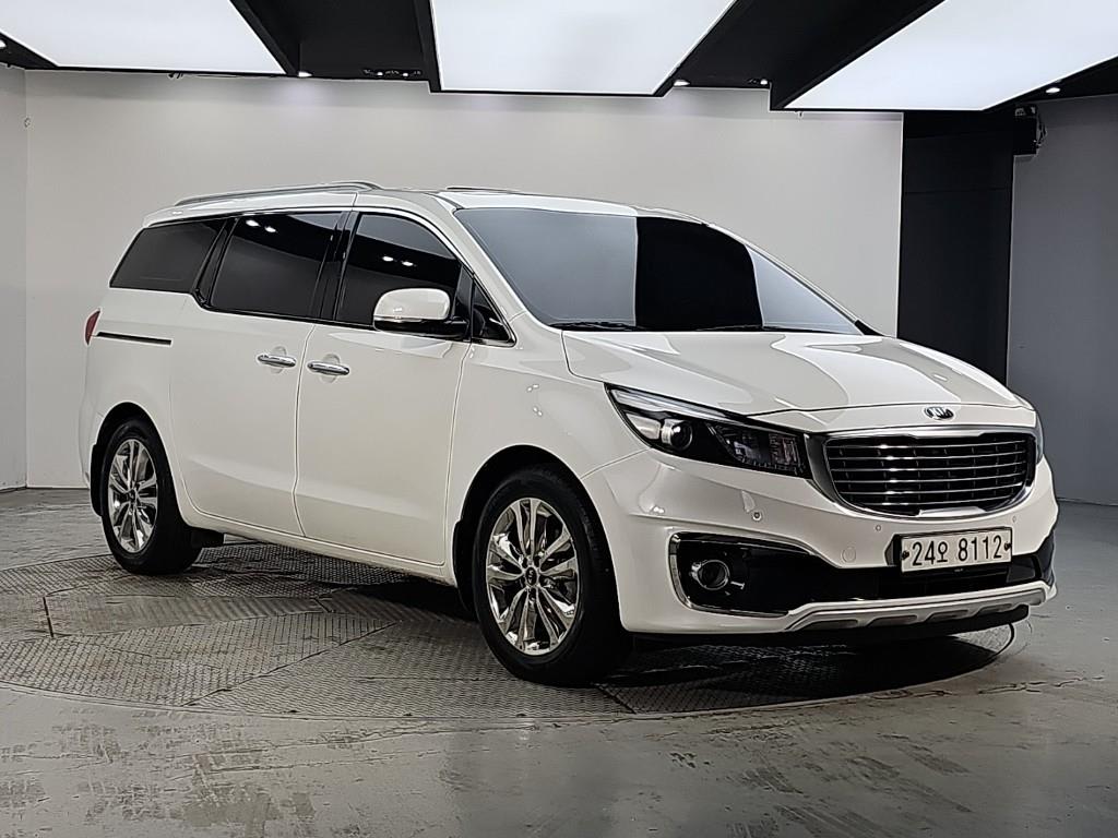2015 Kia Carnival Diesel Blanco - Miniatura 2