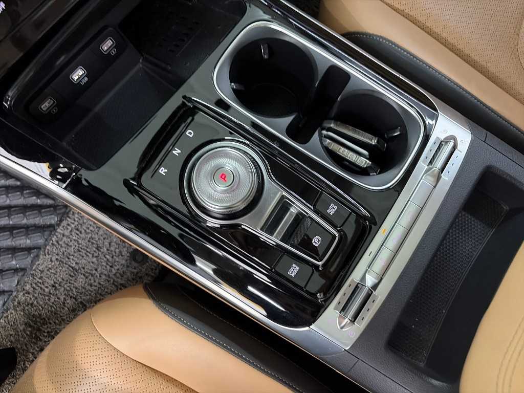 2021 Kia Carnival 4th Blanco - Miniatura 8