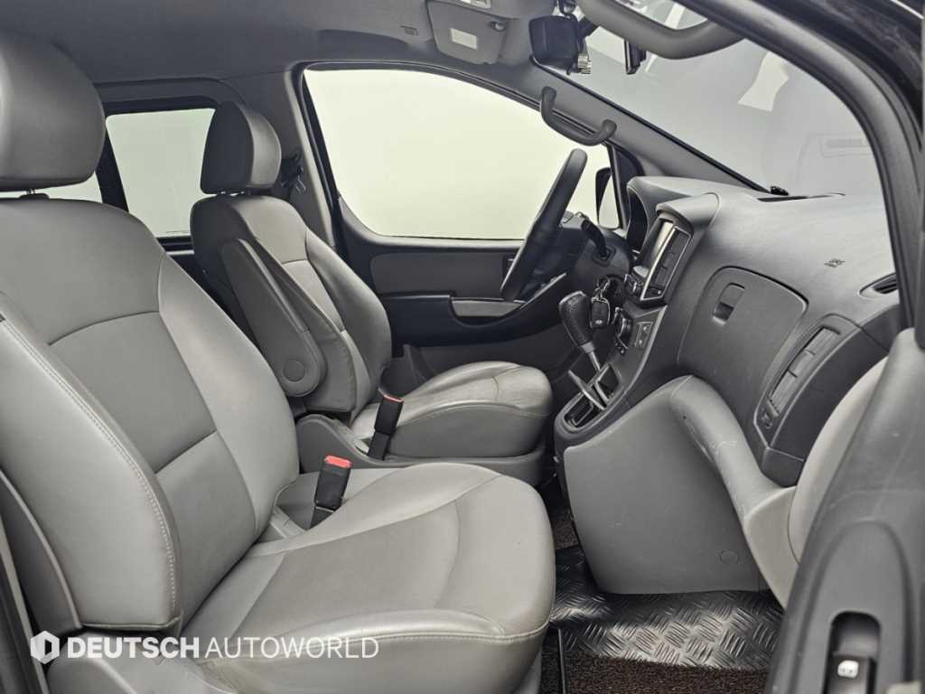 2019 Hyundai Starex Ref 426468 Diesel Negro - Miniatura 10