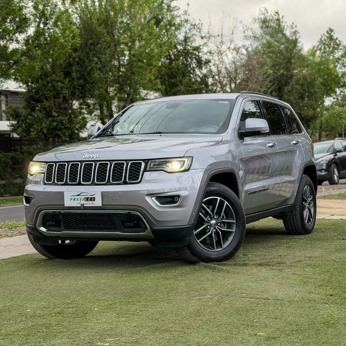 2017 Jeep GRAND CHEROKEE LIMITED Gris - Miniatura 3