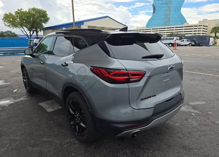 2024 Chevrolet Blazer LT Gris - Miniatura 3