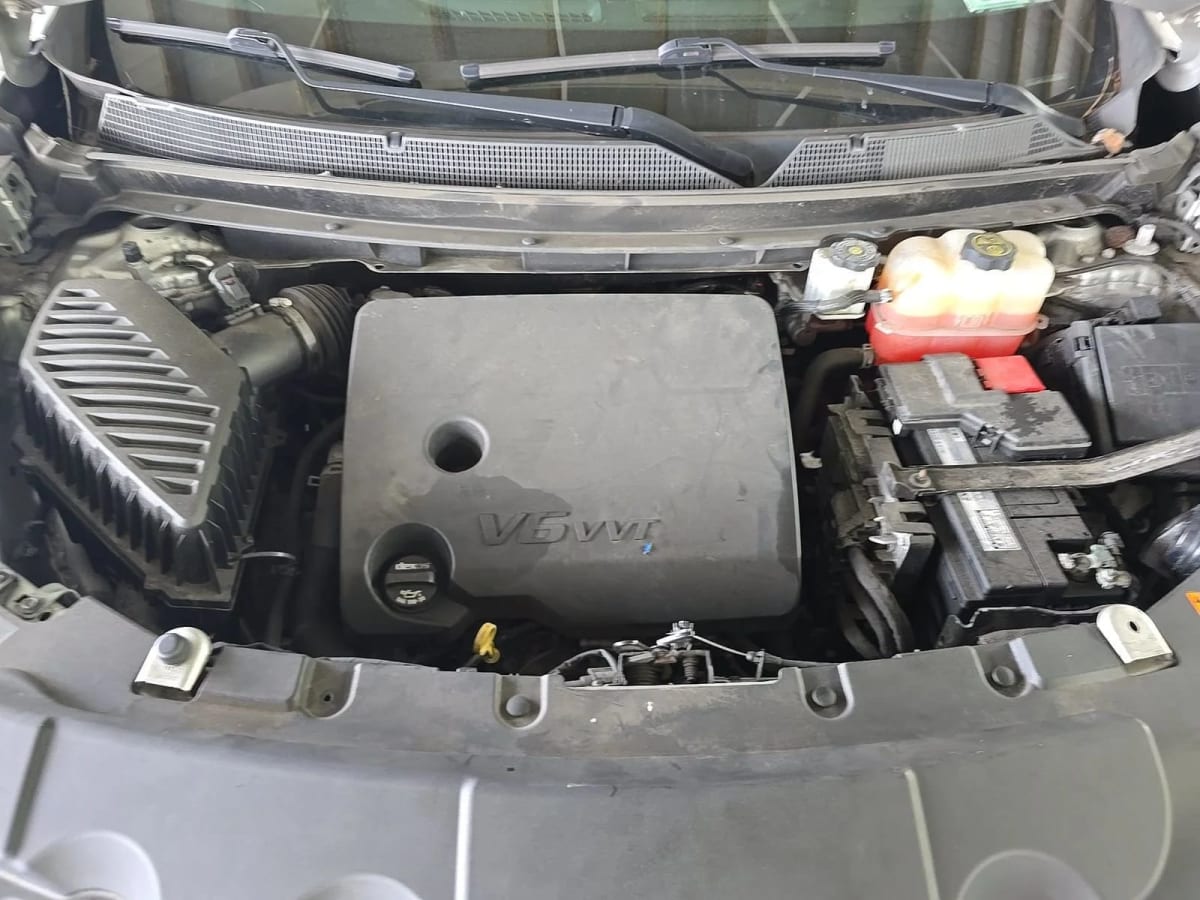 2022 Chevrolet Traverse LS Plata - Miniatura 8