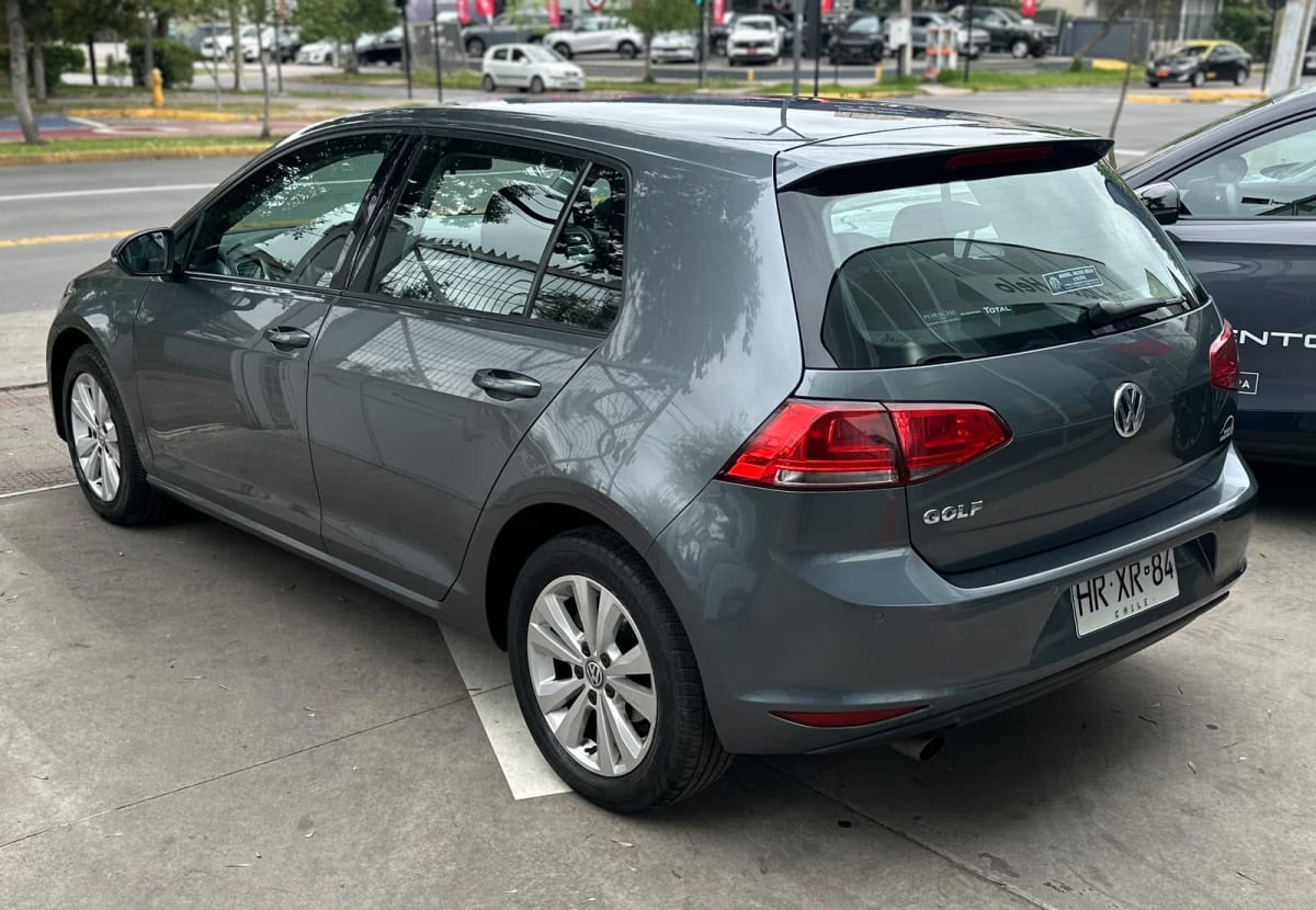 2017 Volkswagen Golf 1.6 Gris - Miniatura 4