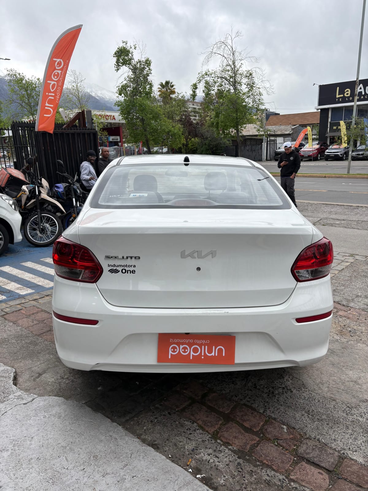 2022 Kia SOLUTO LX - Miniatura 4