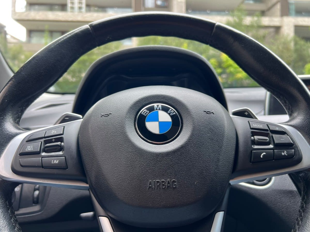 2017 BMW X1 20I Negro - Miniatura 5