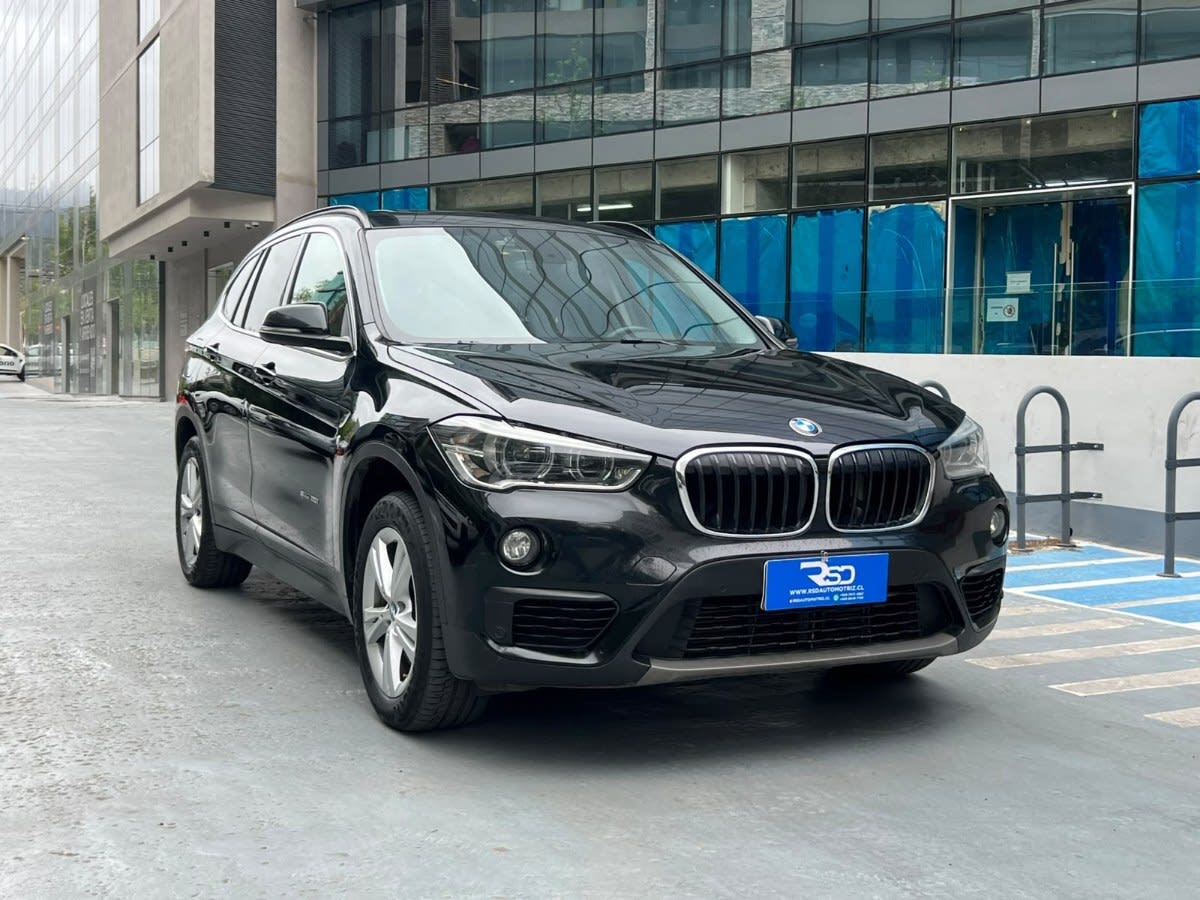 2017 BMW X1 20I Negro - Miniatura 7