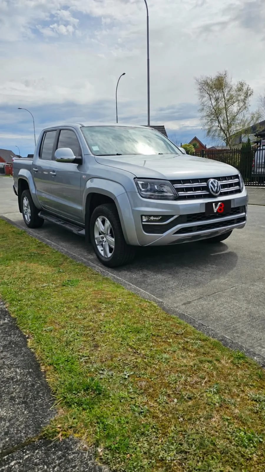 2023 Volkswagen Amarok Highline Gris - Miniatura 2