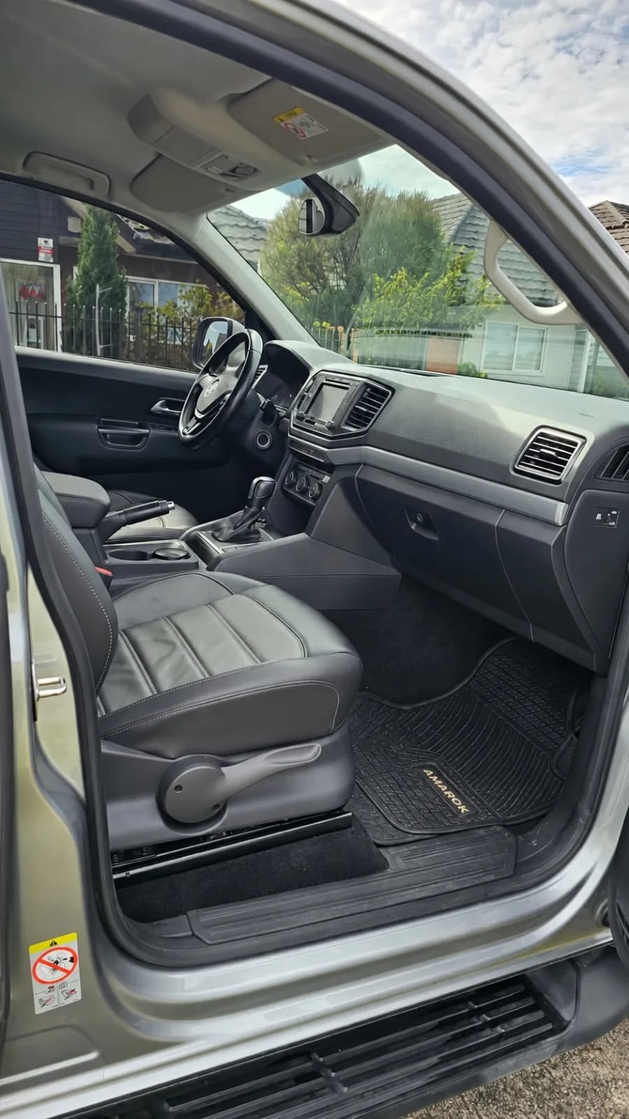 2023 Volkswagen Amarok Highline Gris - Miniatura 6