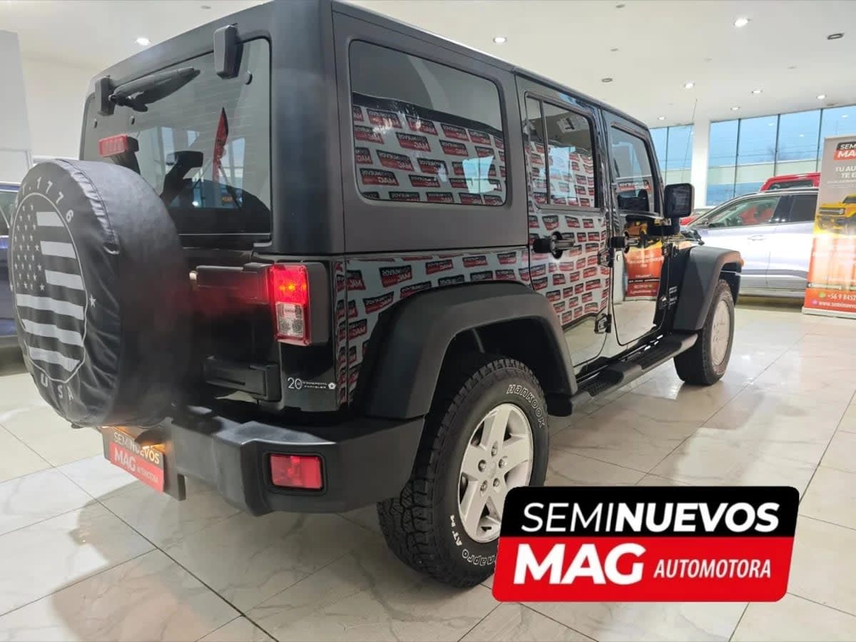2014 Jeep Wrangler 3.6 Negro - Miniatura 4