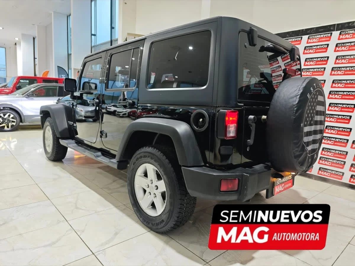 2014 Jeep Wrangler 3.6 Negro - Miniatura 3