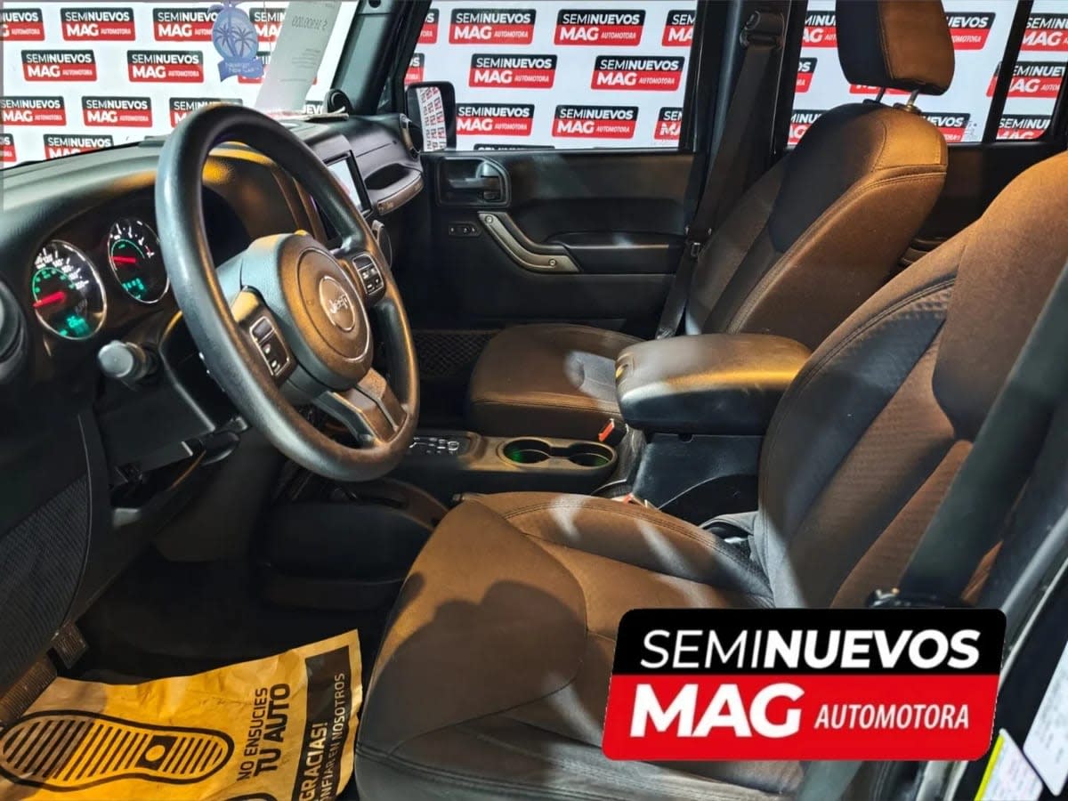 2014 Jeep Wrangler 3.6 Negro - Miniatura 5