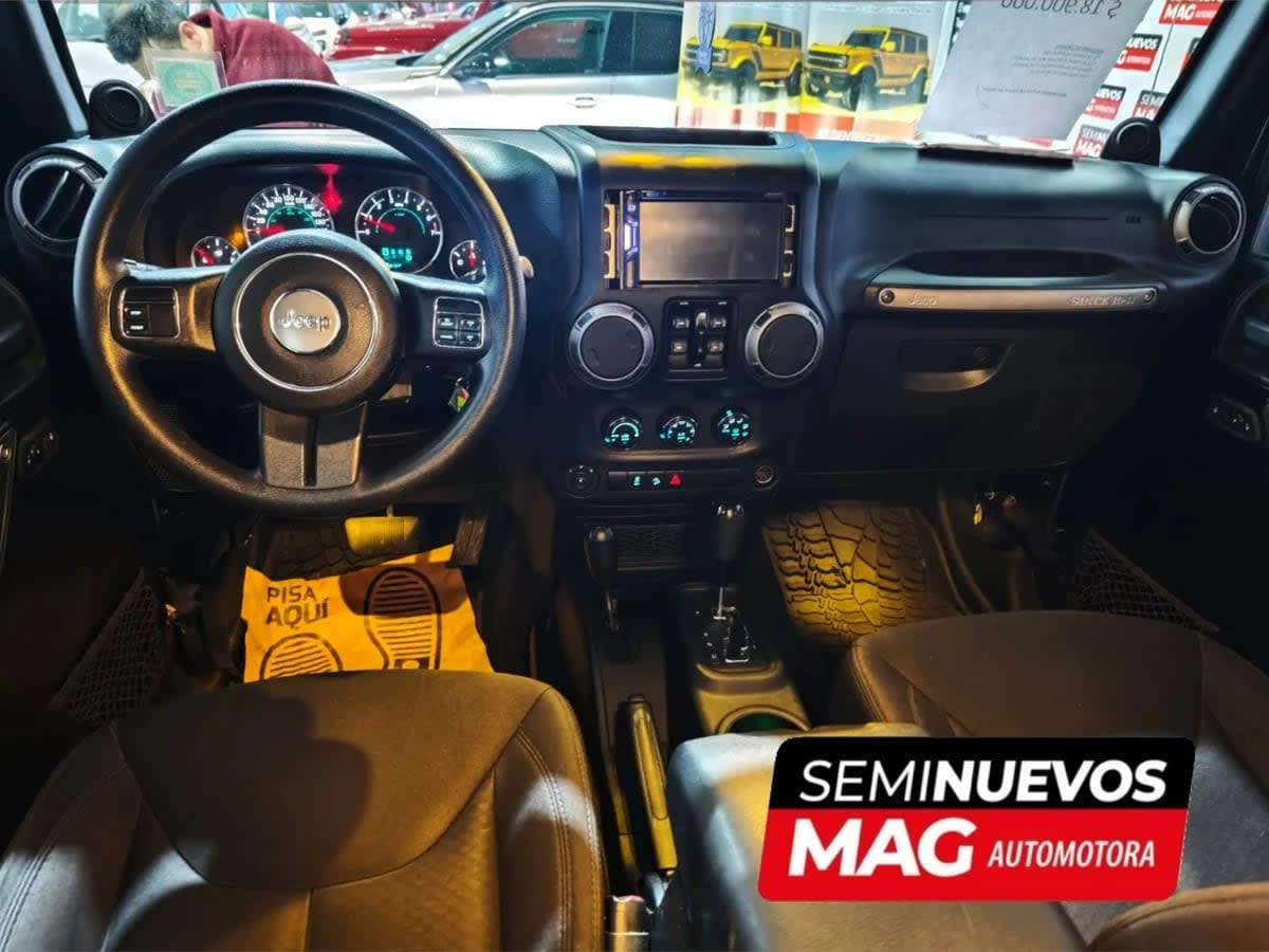 2014 Jeep Wrangler 3.6 Negro - Miniatura 7