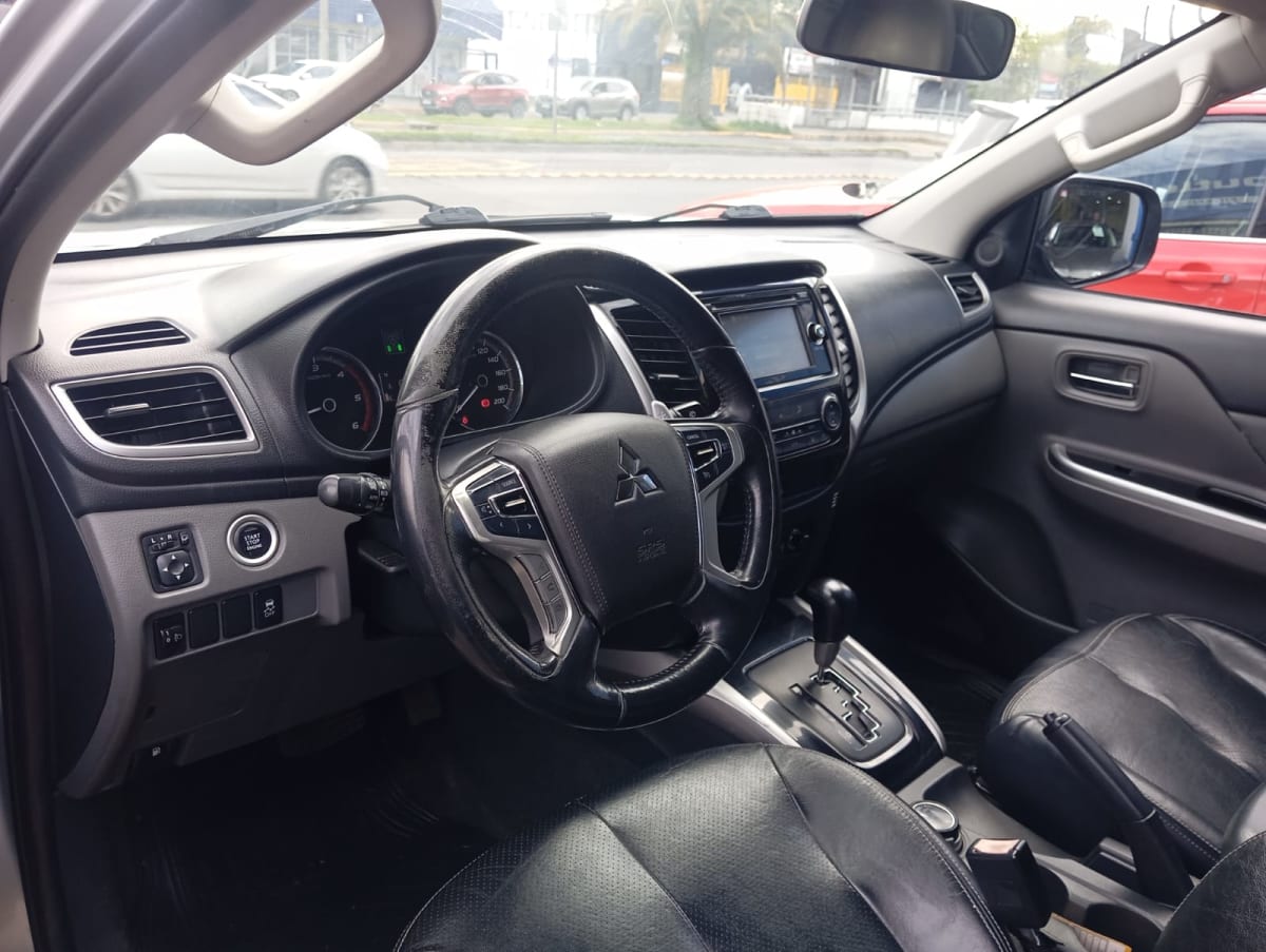 2018 Mitsubishi L200 2.4 Gris - Miniatura 7