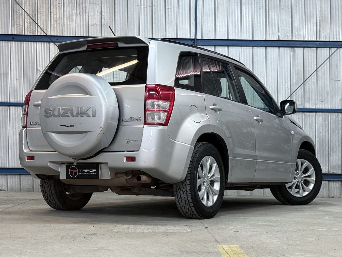 2018 Suzuki Grand Nomade Glx - Miniatura 5