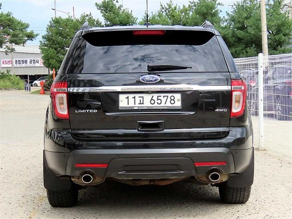 2015 Ford Explorer 3.5 Negro - Miniatura 4