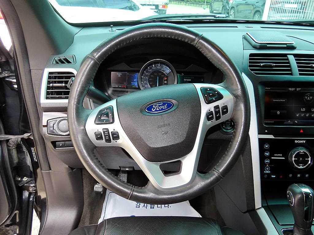 2015 Ford Explorer 3.5 Negro - Miniatura 8