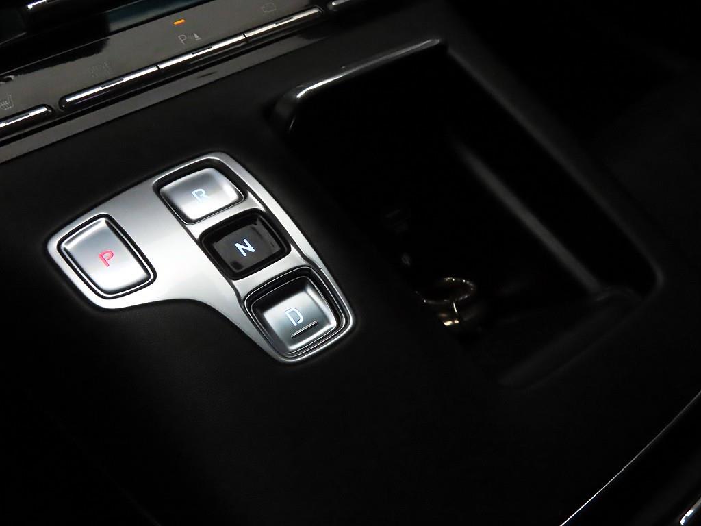 2020 Hyundai Grandeur IG Negro - Miniatura 10