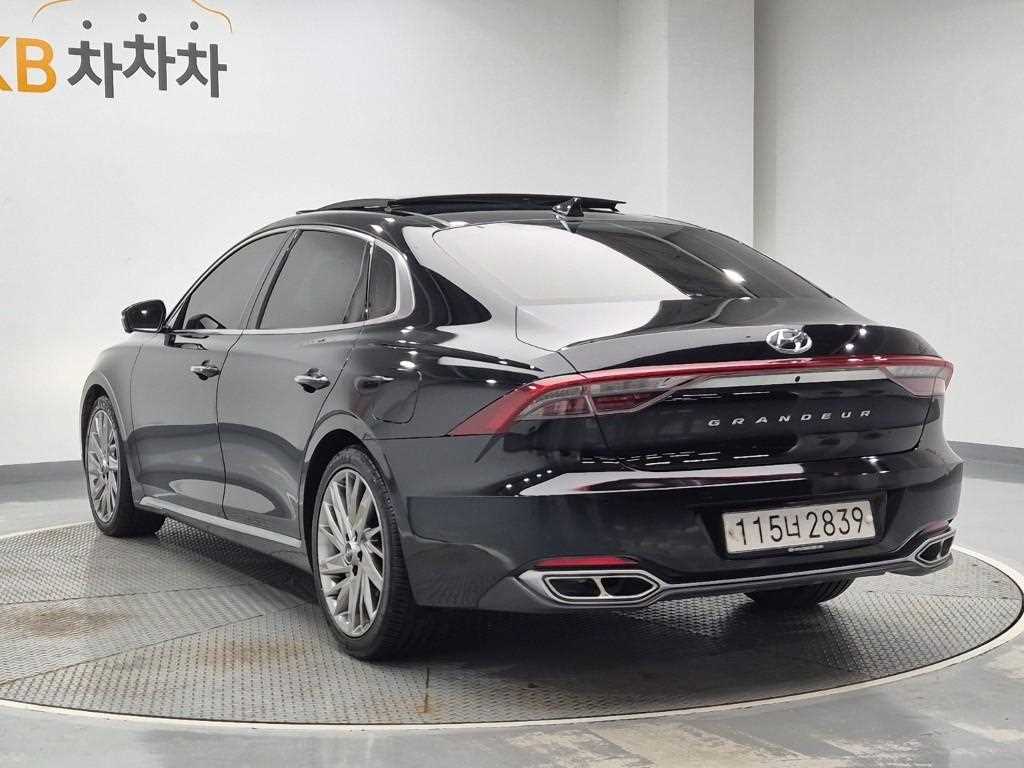 2020 Hyundai Grandeur IG Negro - Miniatura 2