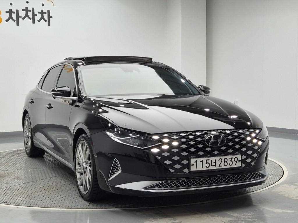 2020 Hyundai Grandeur IG Negro - Miniatura 4