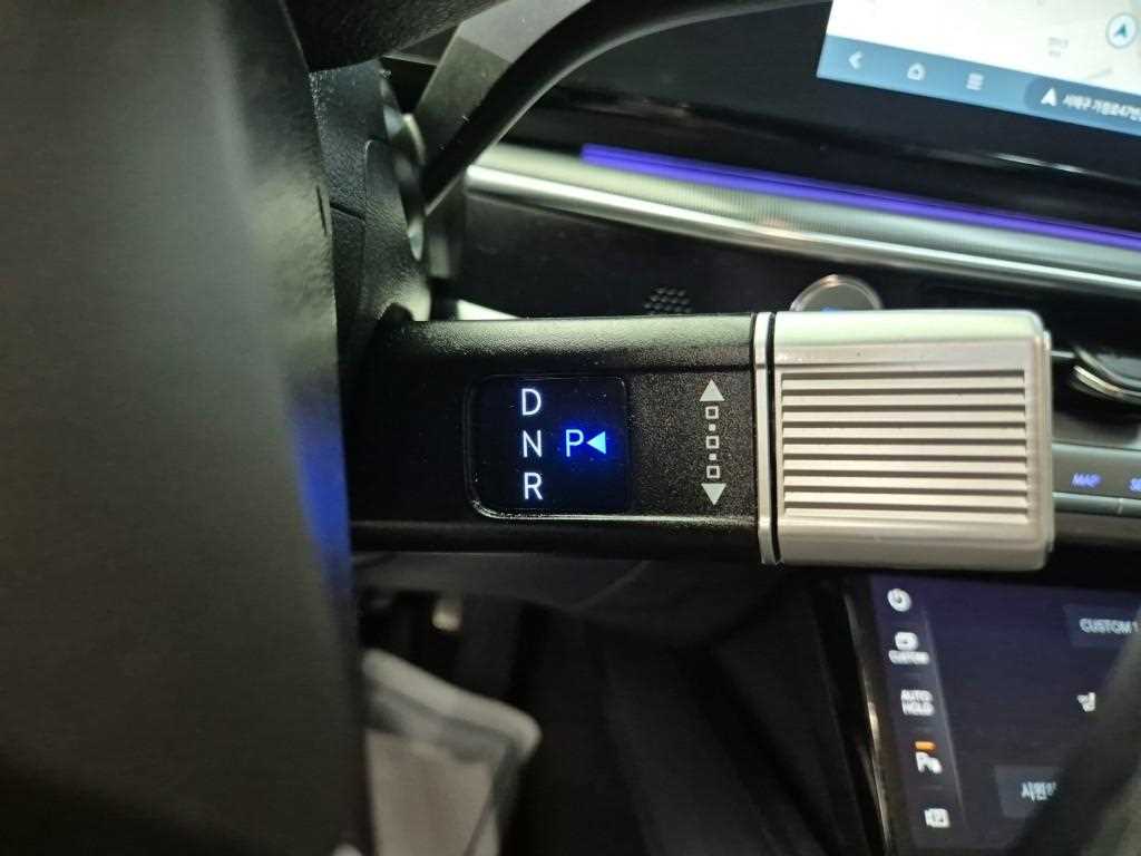 2023 Hyundai Grandeur Hybrid Gris - Miniatura 8