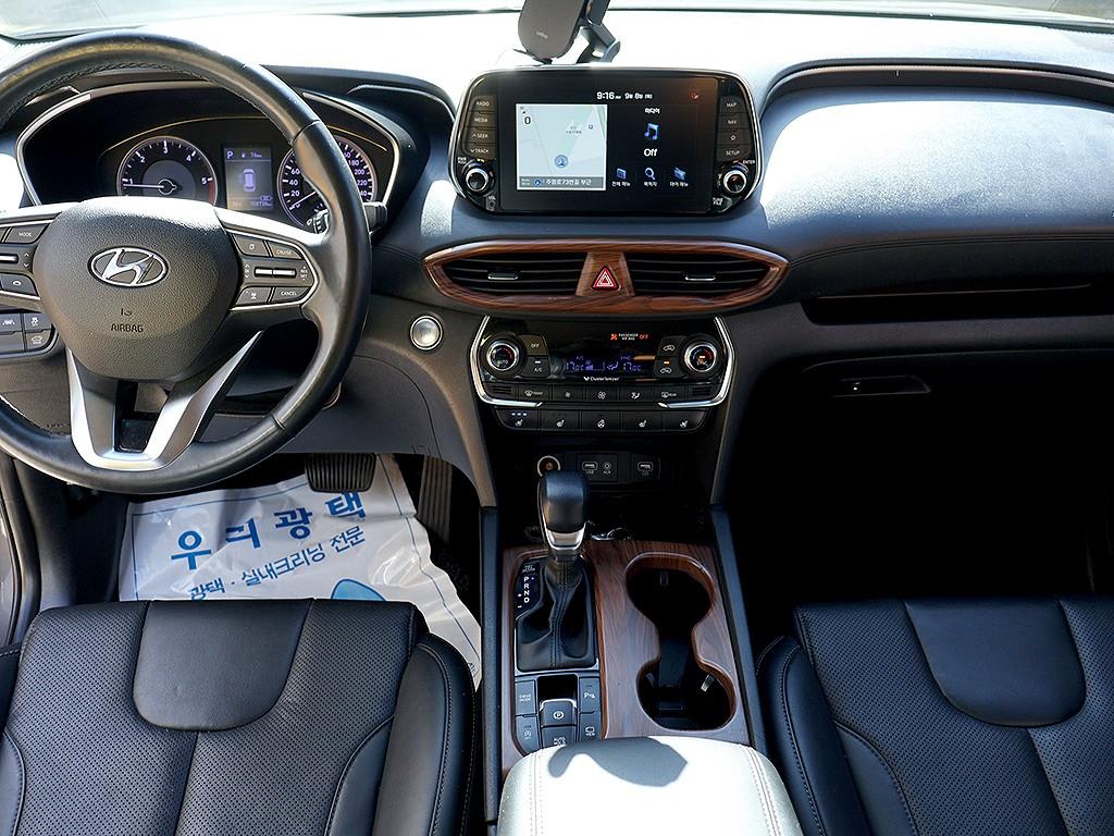 2020 Hyundai Santa Fe TM Gris - Miniatura 5