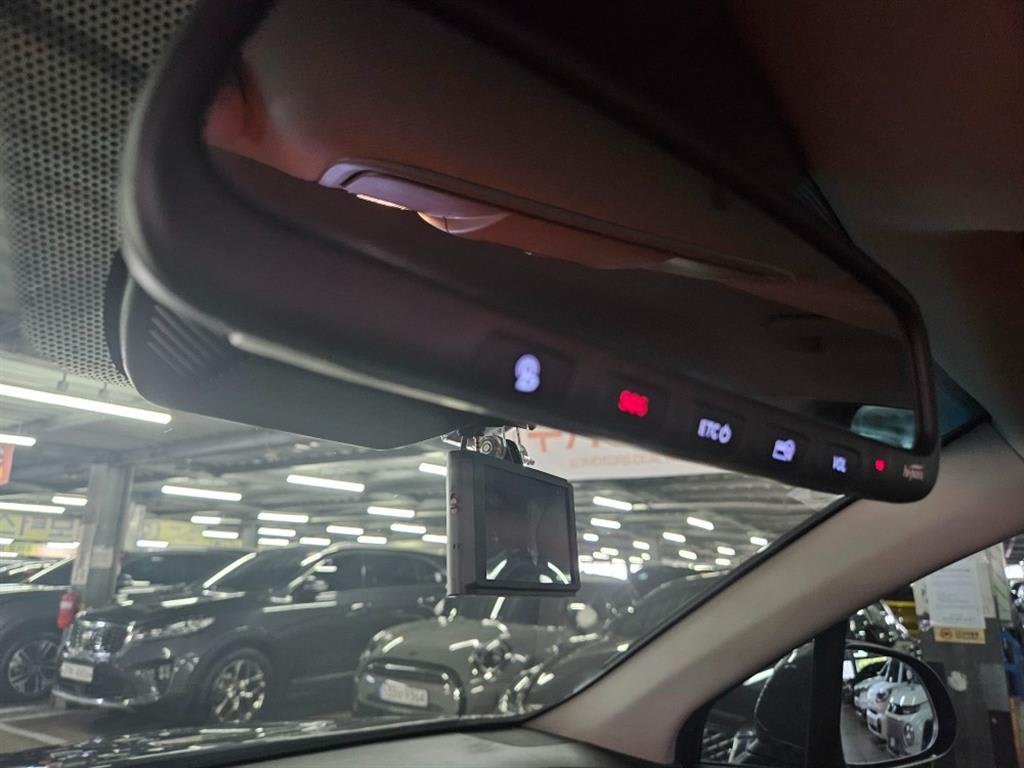 2019 Hyundai Santa Fe TM Gris - Miniatura 10