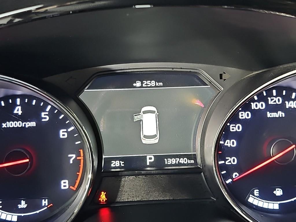 2019 Kia Carnival Gasoline Blanco - Miniatura 7