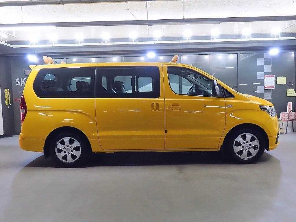 2019 Hyundai Starex Ref 426968 Diesel Amarillo - Miniatura 3